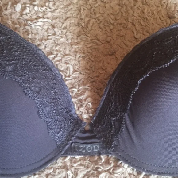 34B IZOD Bra - Picture 4 of 7